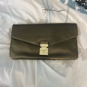 Elegant Olive Clutch